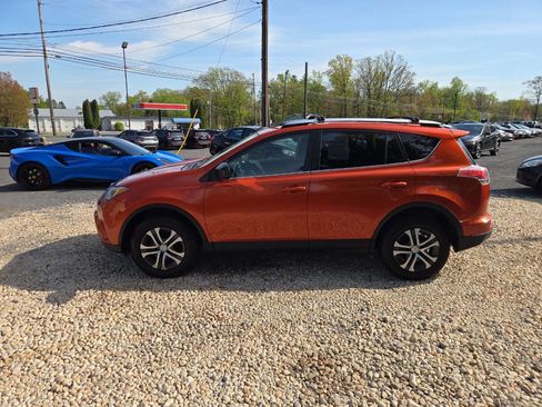 Used 2016 Toyota RAV4 LE AWD/4WD image 4