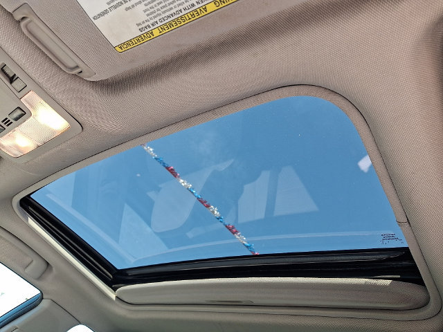 Used 2015 Toyota Camry SE w/ Moonroof Package FWD image 13