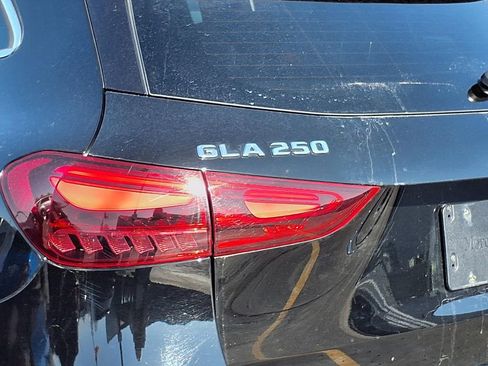 Used 2025 Mercedes-Benz GLA 250 4MATIC image 21