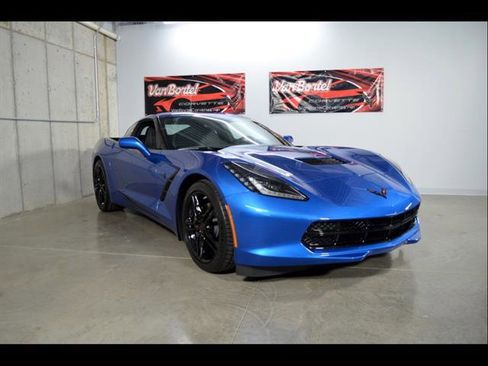 Used 2016 Chevrolet Corvette Stingray Coupe w/ Carbon Flash Badge Package RWD image 2