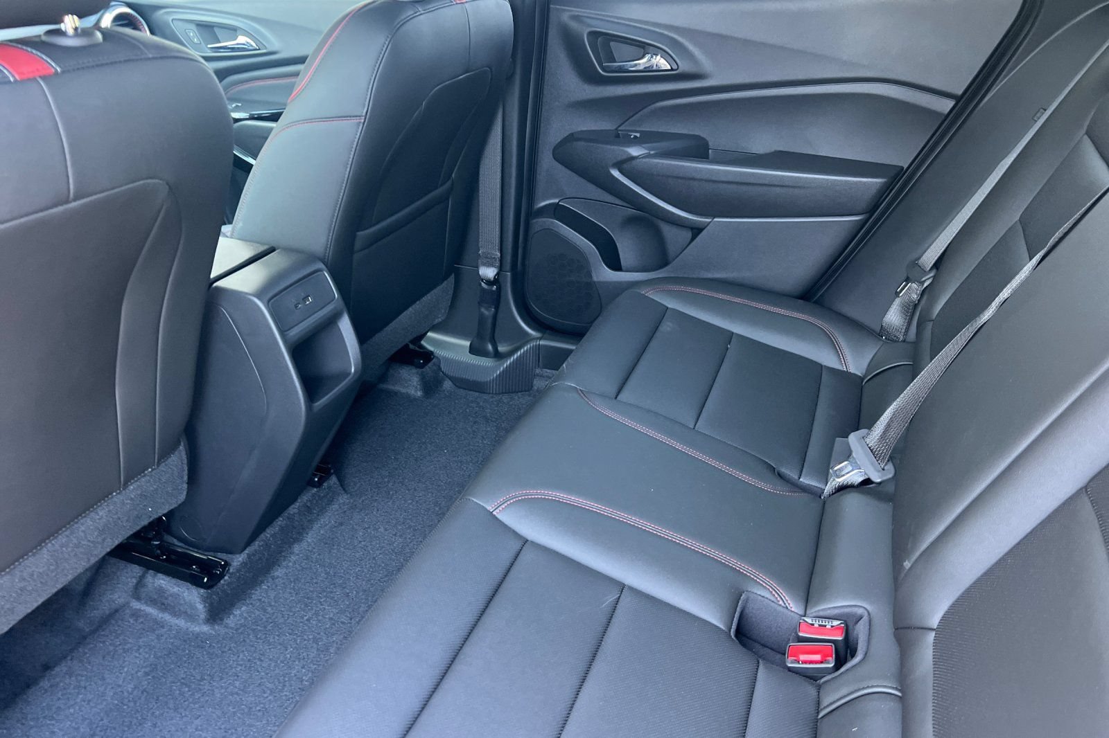 New 2026 Chevrolet Trax RS w/ Sunroof Package FWD image 9
