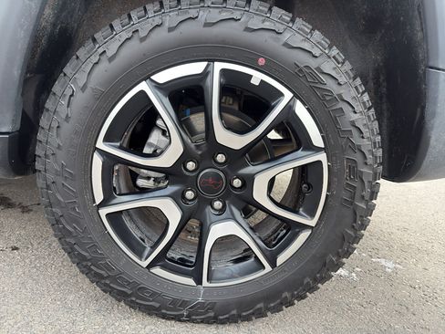 Used 2025 Jeep Compass Trailhawk image 10