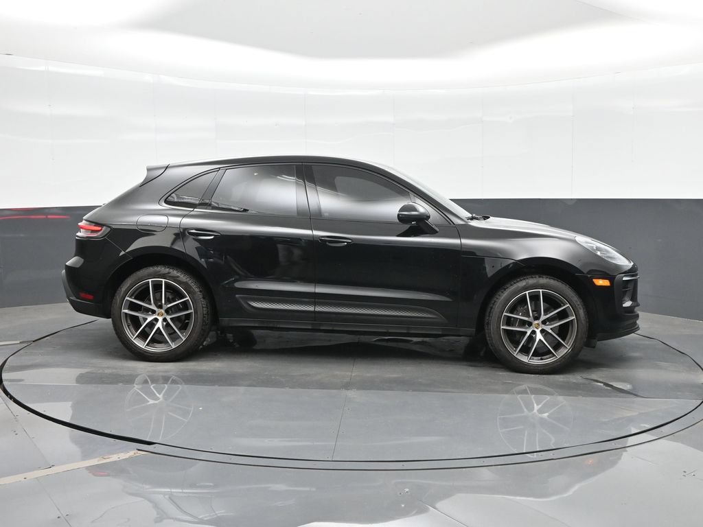 Certified 2023 Porsche Macan AWD/4WD image 10