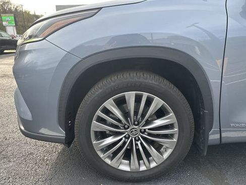 Used 2020 Toyota Highlander Platinum image 21