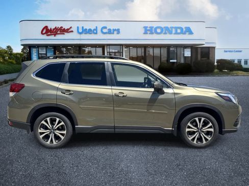 Used 2023 Subaru Forester Limited AWD/4WD image 6