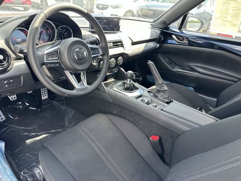 New 2026 MAZDA MX-5 Miata Club w/ Interior Package RWD image 9