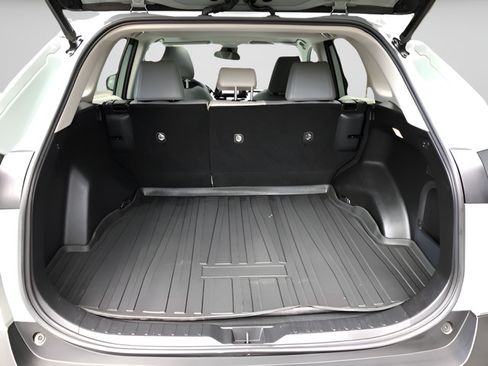 Certified 2021 Toyota RAV4 XLE Premium AWD/4WD image 9