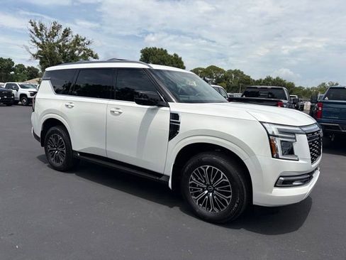 Used 2025 Nissan Armada Platinum w/ Convenience Package RWD image 1