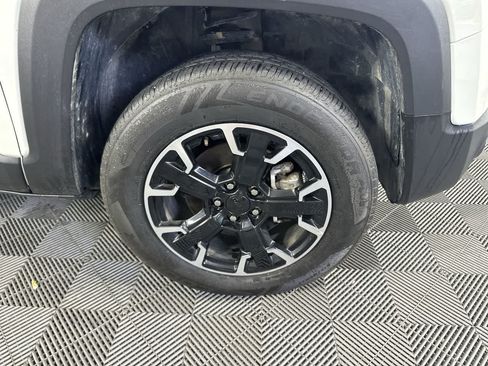 Used 2023 Jeep Renegade Trailhawk AWD/4WD image 10