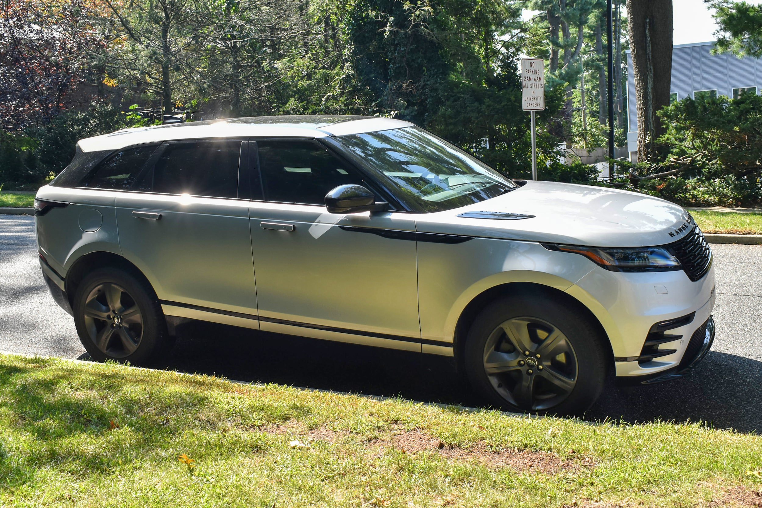 Used 2025 Land Rover Range Rover Velar Dynamic SE AWD/4WD image 11