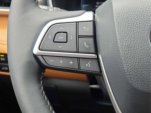 Used 2026 Toyota Highlander Platinum AWD/4WD image 23