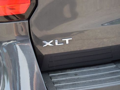 Used 2022 Ford Expedition XLT AWD/4WD image 13