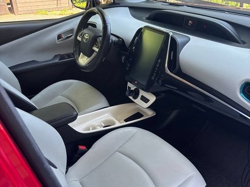 Used 2018 Toyota Prius Prime Advanced FWD image 4