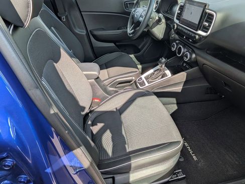 Certified 2023 Hyundai Venue Limited FWD image 29