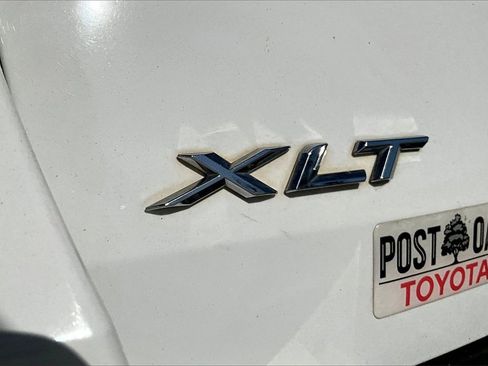 Used 2020 Ford Explorer XLT image 24