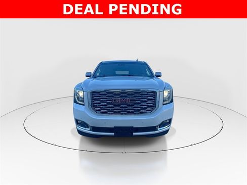 Used 2018 GMC Yukon XL Denali w/ Denali Ultimate Package image 3