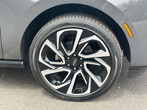 New 2026 Lincoln Navigator L Black Label AWD/4WD image 16