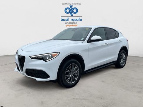 Used 2023 Alfa Romeo Stelvio Sprint image 2