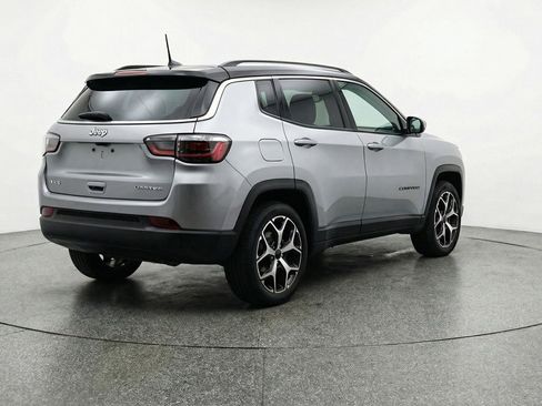 Used 2025 Jeep Compass Limited AWD/4WD image 9