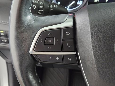 Used 2021 Toyota Highlander Platinum image 33
