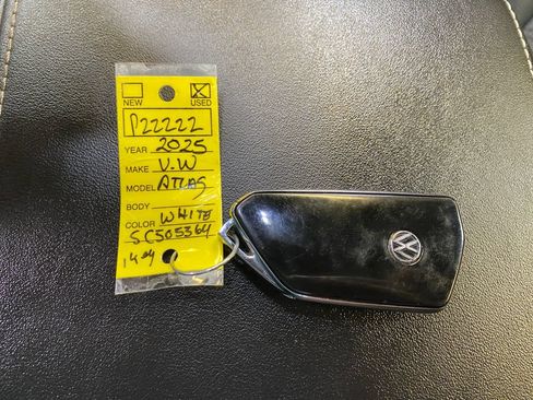 Used 2025 Volkswagen Atlas SE FWD image 47