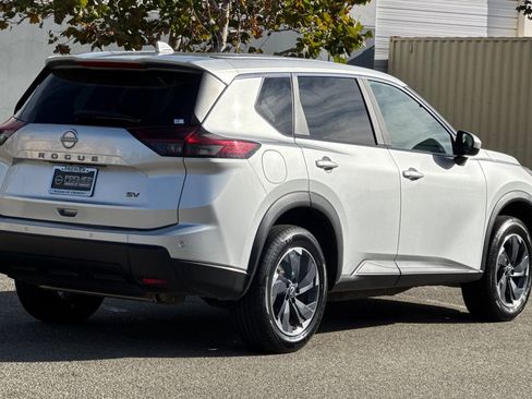 Certified 2024 Nissan Rogue SV image 4