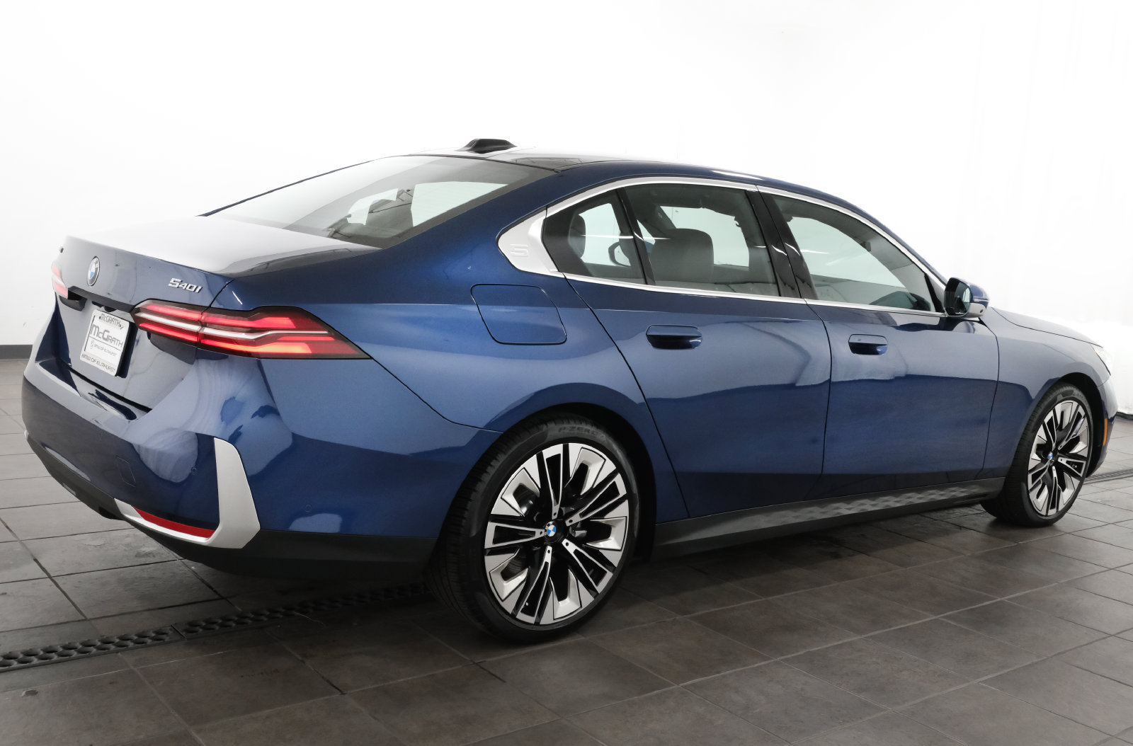 Used 2026 BMW 540i xDrive AWD/4WD image 7