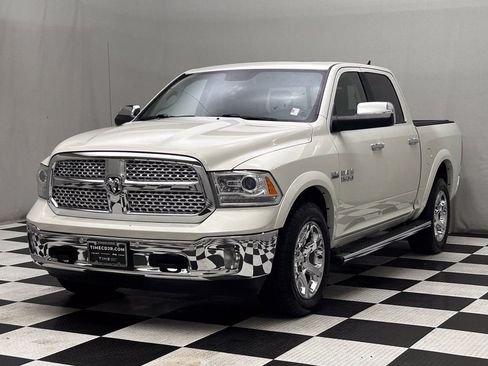 Used 2016 RAM 1500 Laramie w/ Convenience Group AWD/4WD image 4