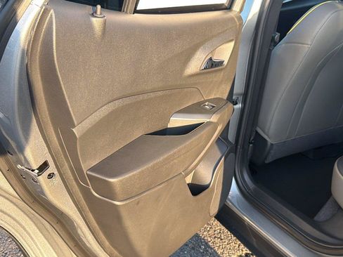 New 2026 Chevrolet Trax ACTIV w/ Sunroof Package FWD image 18