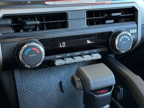 New 2025 Toyota Tacoma TRD Off-Road image 17