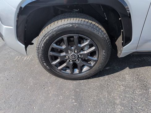 Used 2023 Toyota Tundra Platinum AWD/4WD image 27
