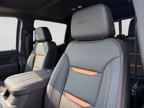 New 2026 GMC Sierra 1500 AT4 w/ AT4 Premium Package AWD/4WD image 17