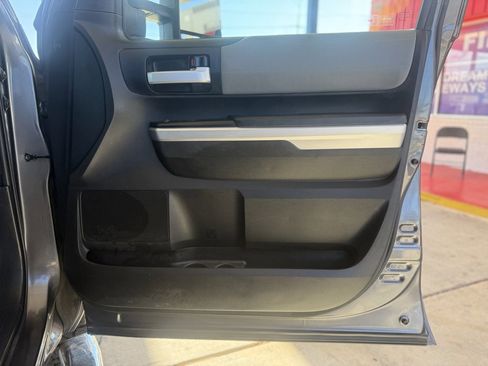 Used 2017 Toyota Tundra Limited image 21