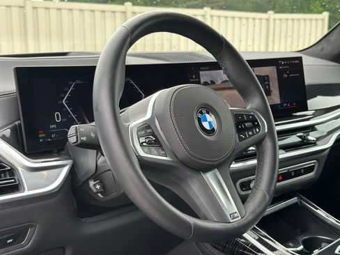 Certified 2025 BMW X7 xDrive40i w/ M Sport Package AWD/4WD image 17