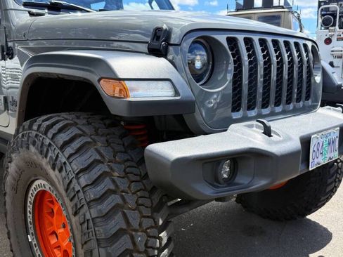 Used 2020 Jeep Gladiator Sport w/ Quick Order Package 24S AWD/4WD image 13