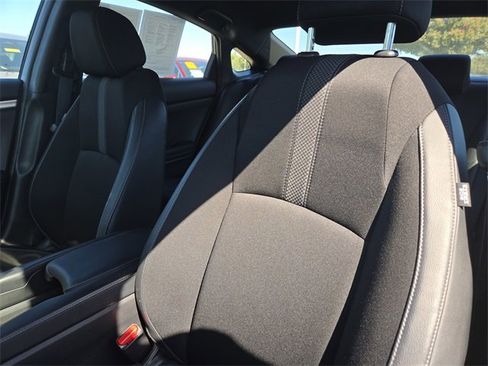 Used 2019 Honda Civic Sport image 11