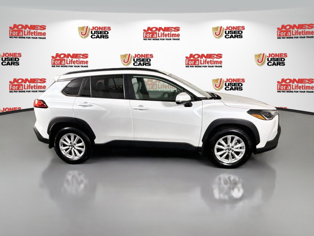 Certified 2022 Toyota Corolla Cross LE w/ Moonroof Package AWD/4WD image 18