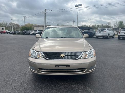 Used 2001 Toyota Avalon XLS image 2