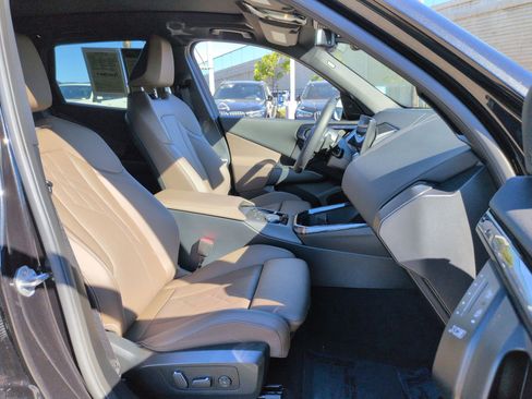 Used 2025 BMW X3 xDrive30i w/ Premium Package image 32