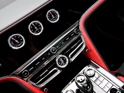 New 2025 Bentley Flying Spur Plug-In Hybrid AWD/4WD image 17