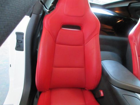 Used 2017 Chevrolet Corvette Stingray Coupe w/ Carbon Flash Badge Package image 27