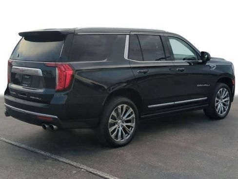 Used 2021 GMC Yukon Denali w/ Denali Premium Package image 10