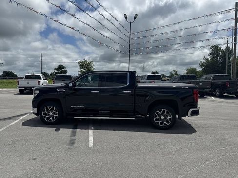 Used 2024 GMC Sierra 1500 SLT w/ SLT Premium Plus Package AWD/4WD image 11