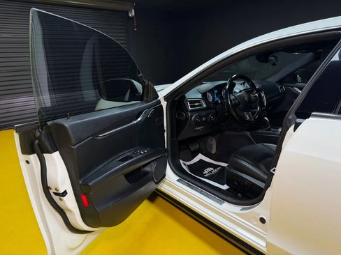 Used 2017 Maserati Ghibli S image 28