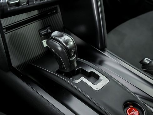 Used 2016 Nissan GT-R Premium AWD/4WD image 34