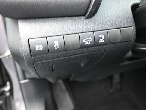 Used 2019 Toyota Camry XSE image 9