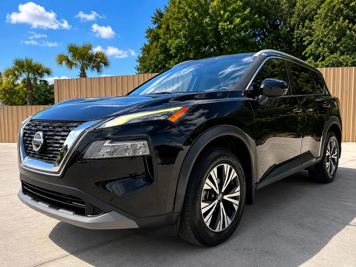 Used 2021 Nissan Rogue SV FWD image 5
