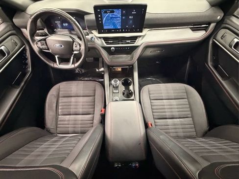 Used 2025 Ford Explorer ST-Line AWD/4WD image 17