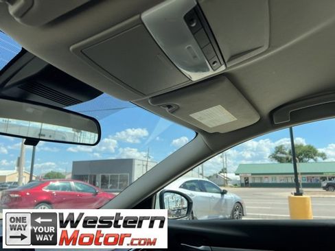 Used 2023 Nissan Altima 2.5 SV image 15