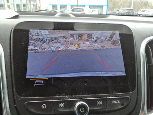 Certified 2019 Chevrolet Equinox Premier w/ LPO, Style and Go Package image 11